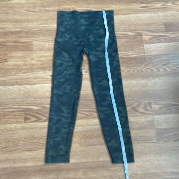 Spanx Look At Me Now Camo Green Leggings Size XL NWOT - Picture 6 of 13